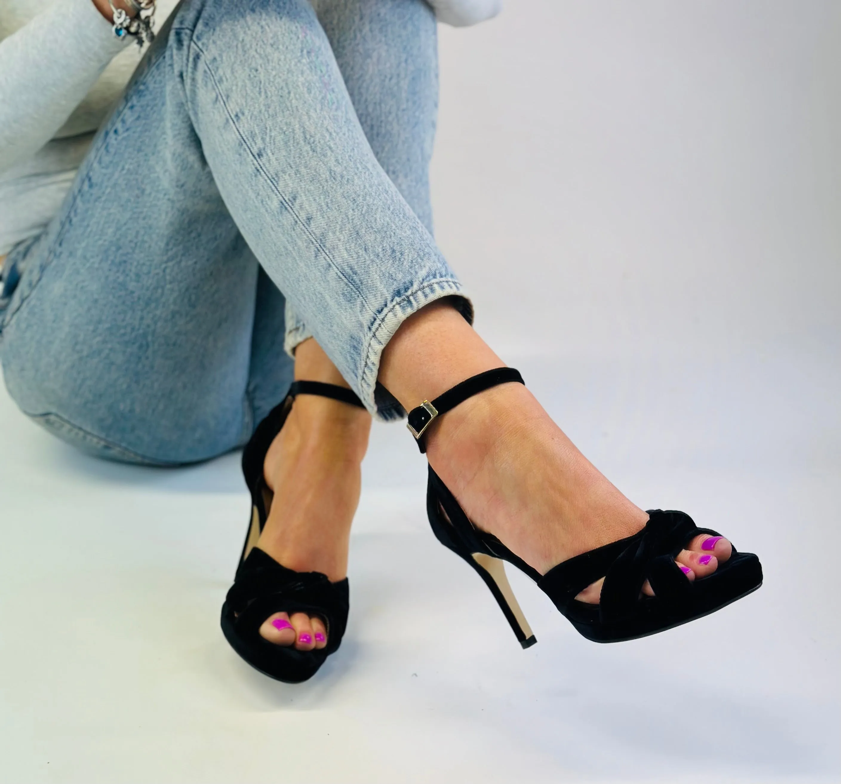 SAMPLE SALE Black Strappy platform shoes size 40